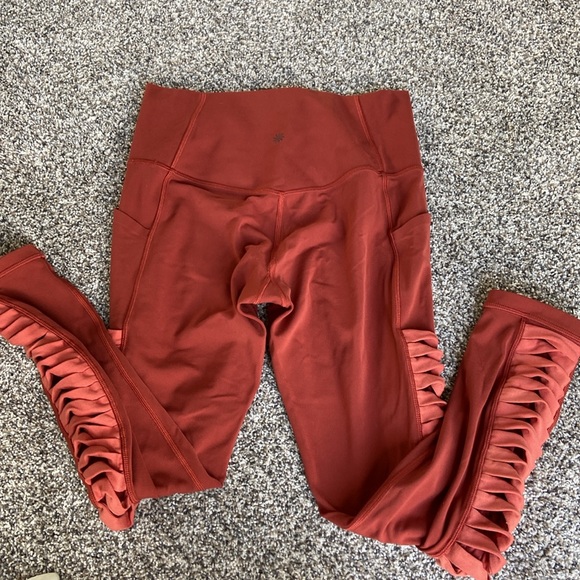 Athleta 11” high rise salutation 7/8 stash tight in powervita size womens medium - Picture 4 of 4